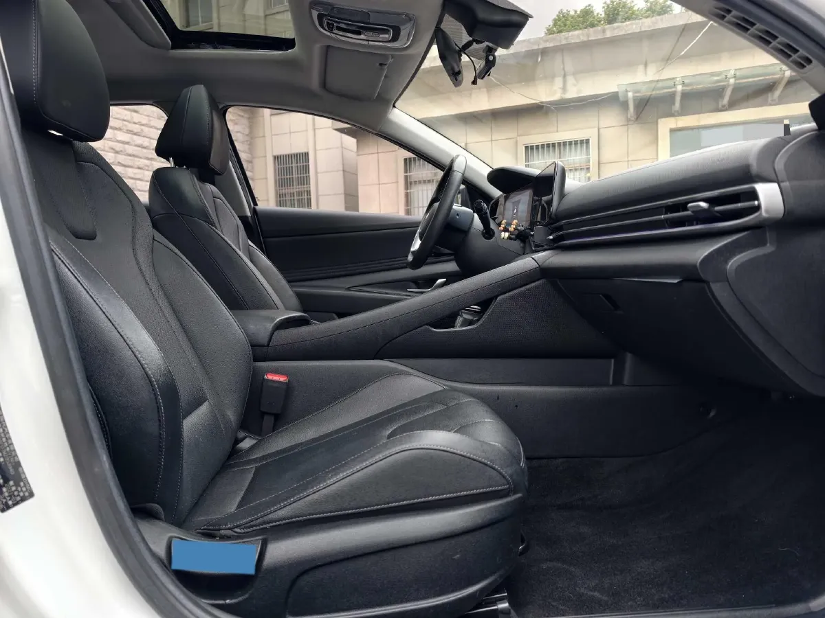 2021 Hyundai Elantra 1.5L 115HP L4 CVT,autocango,china used car exporter,china ev exporter,chinese used car exporter,chinese used ev exporter