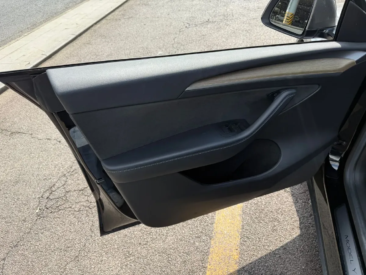 2022 Tesla Model Y BEV 60KWH,autocango,china used car exporter,china ev exporter,chinese used car exporter,chinese used ev exporter