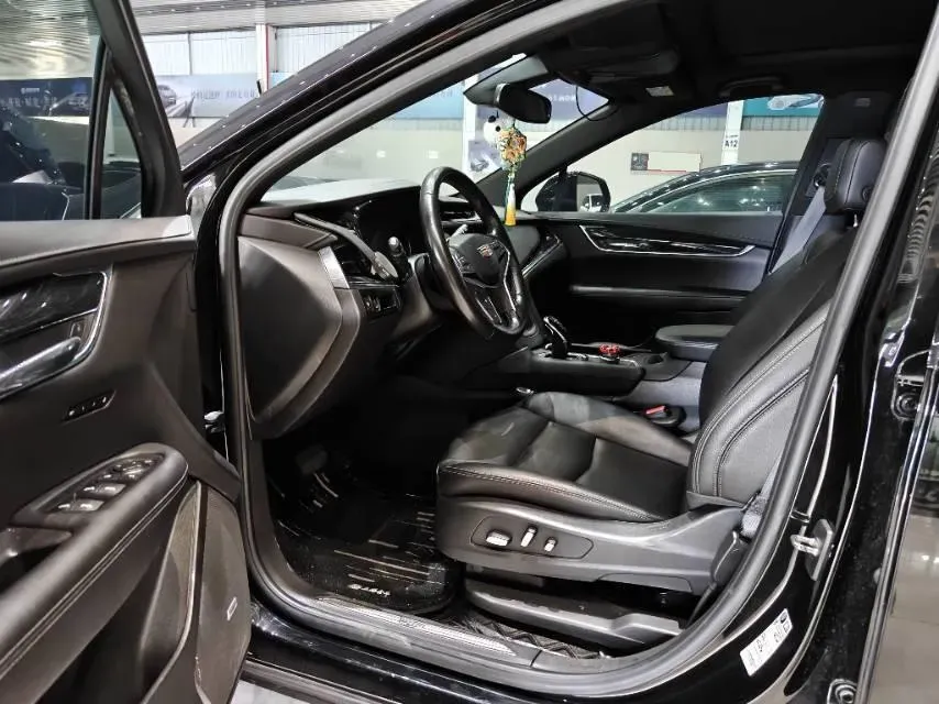 2022 Cadillac XT5 2.0T 237HP L4 9AT,autocango,china used car exporter,china ev exporter,chinese used car exporter,chinese used ev exporter