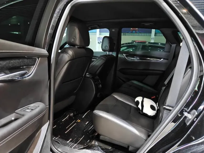 2022 Cadillac XT5 2.0T 237HP L4 9AT,autocango,china used car exporter,china ev exporter,chinese used car exporter,chinese used ev exporter