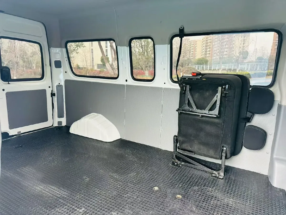 2023 MAXUS XinTu V80 2.0T 127HP L4 6MT,autocango,china used car exporter,china ev exporter,chinese used car exporter,chinese used ev exporter