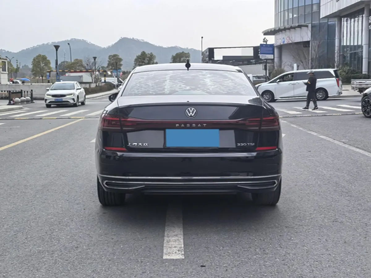 2021 Volkswagen Passat 2.0T 186HP L4 7DCT,autocango,china used car exporter,china ev exporter,chinese used car exporter,chinese used ev exporter