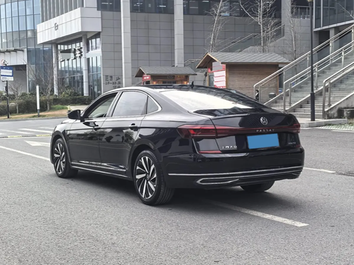 2021 Volkswagen Passat 2.0T 186HP L4 7DCT,autocango,china used car exporter,china ev exporter,chinese used car exporter,chinese used ev exporter
