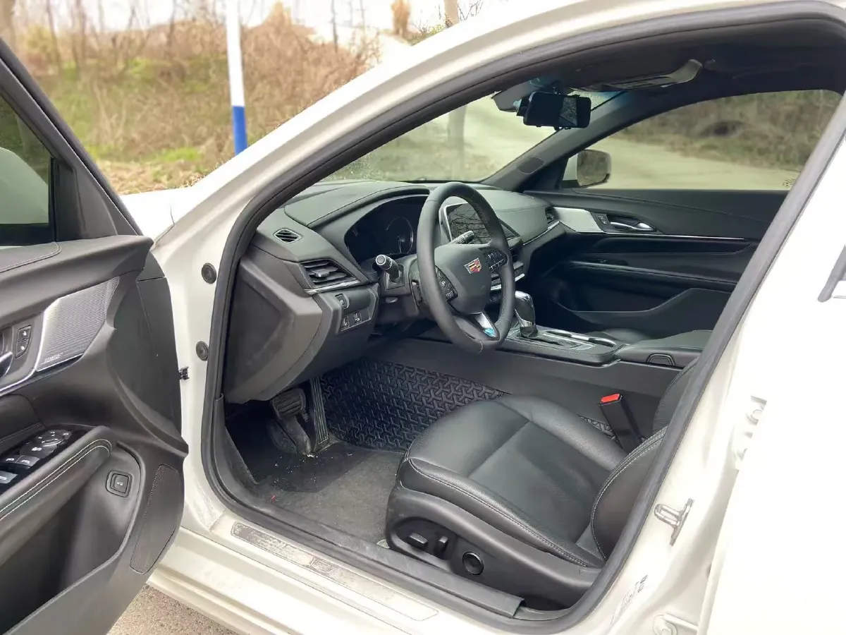 2022 Cadillac CT4 2.0T 237HP L4 8AT,autocango,china used car exporter,china ev exporter,chinese used car exporter,chinese used ev exporter