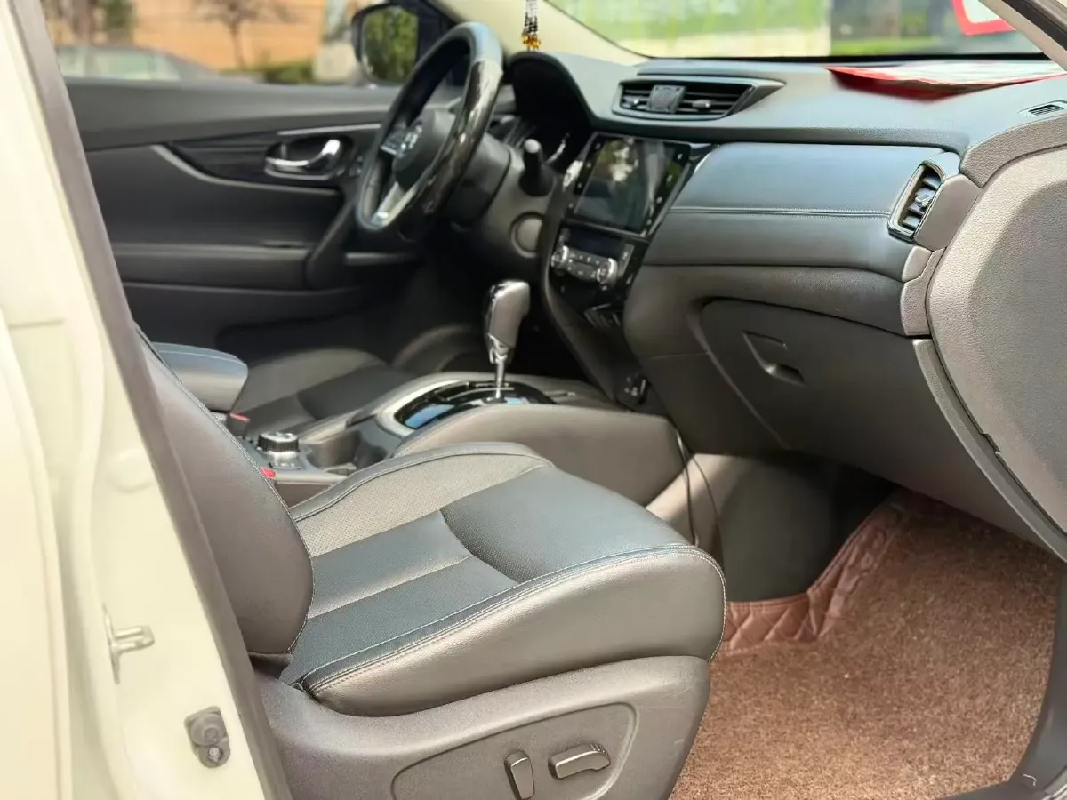 2019 Nissan X-Trail 2.5L 186HP L4 CVT,autocango,china used car exporter,china ev exporter,chinese used car exporter,chinese used ev exporter