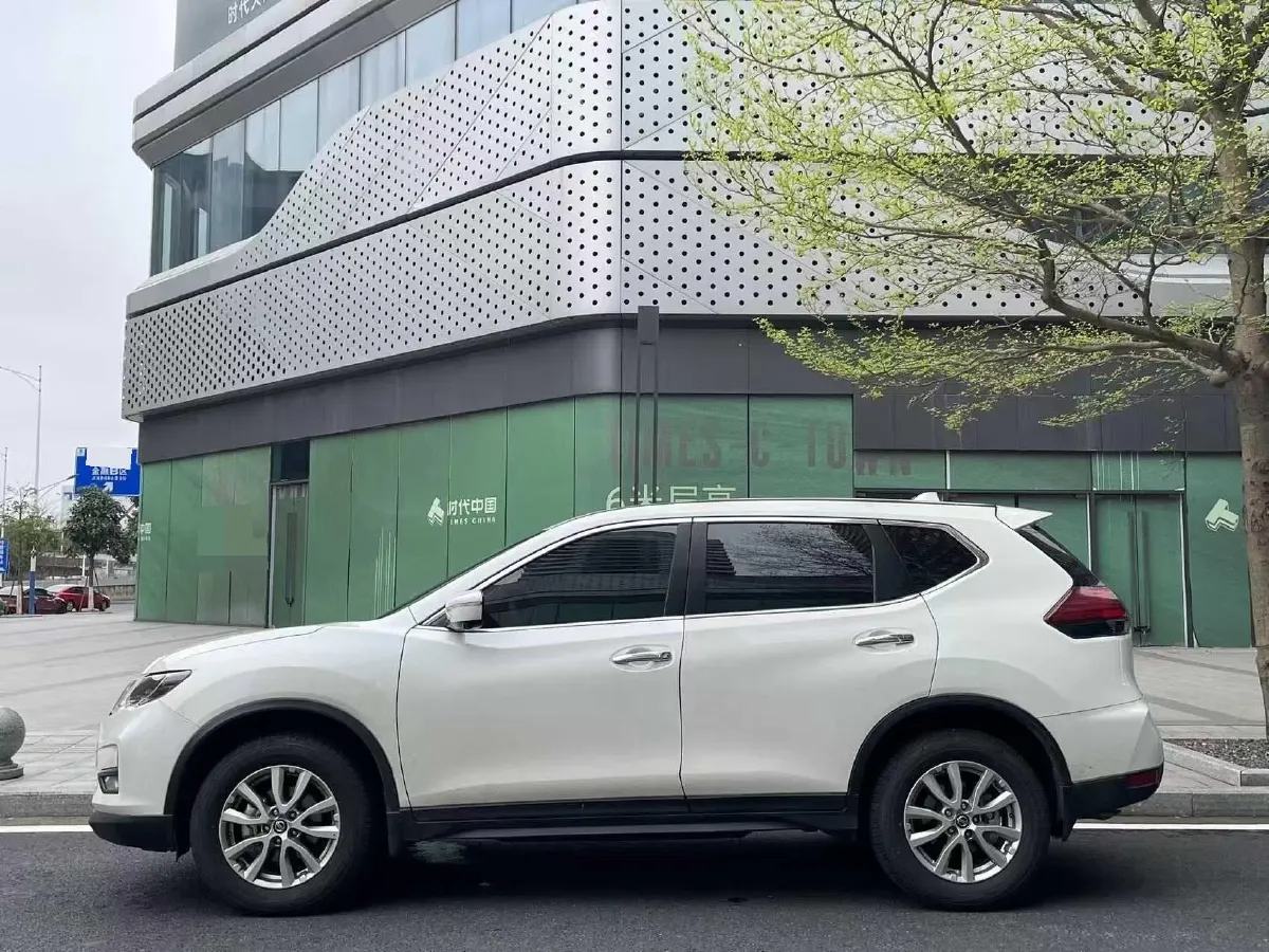 2023 Nissan X-Trail 2.0L 151HP L4 CVT,autocango,china used car exporter,china ev exporter,chinese used car exporter,chinese used ev exporter