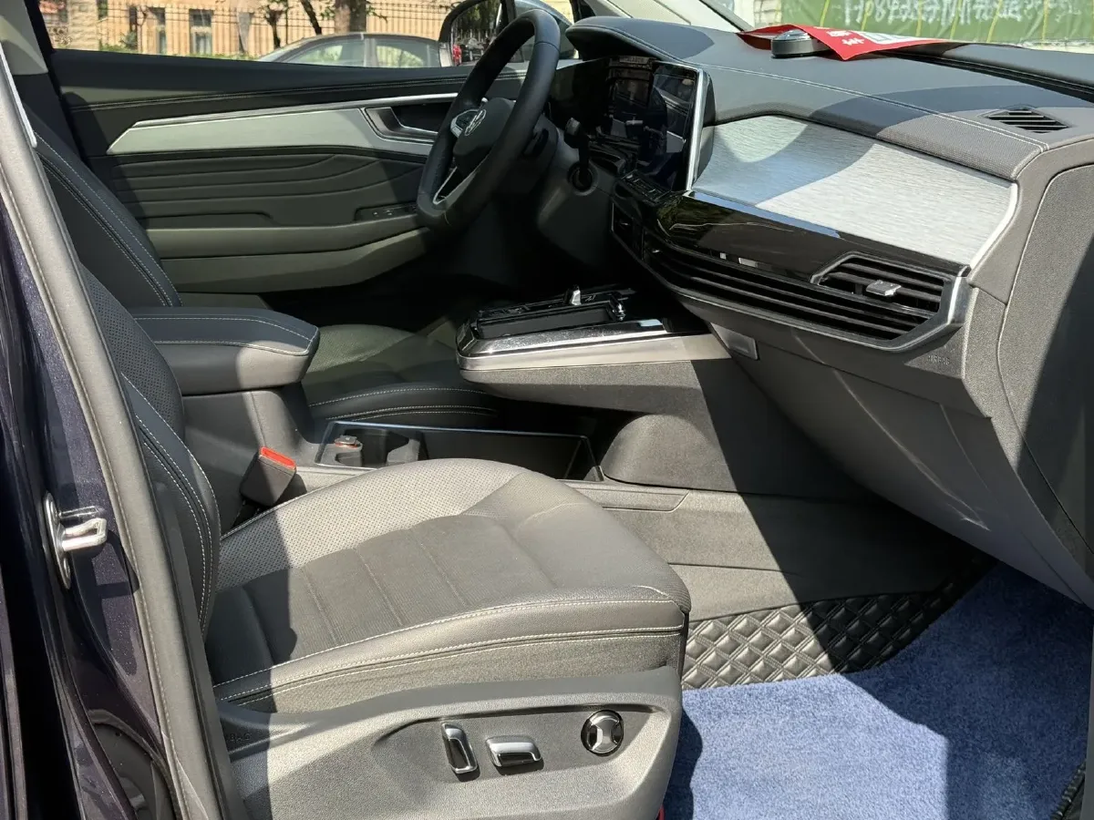 2021 Volkswagen Talagon 2.0T 220HP L4 7DCT,autocango,china used car exporter,china ev exporter,chinese used car exporter,chinese used ev exporter