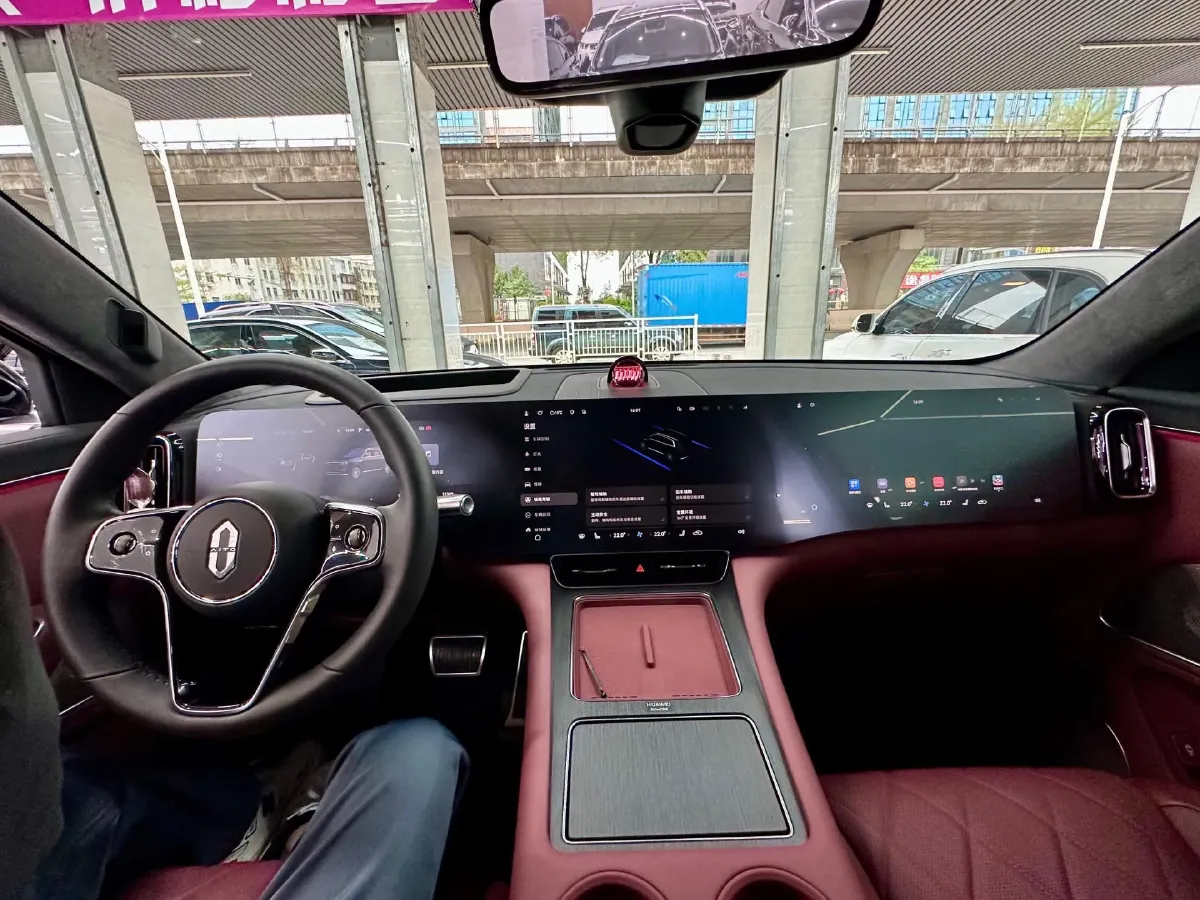 2025 AITO AITO M8 REEV 160HP REEV 53.4KWH,autocango,china used car exporter,china ev exporter,chinese used car exporter,chinese used ev exporter