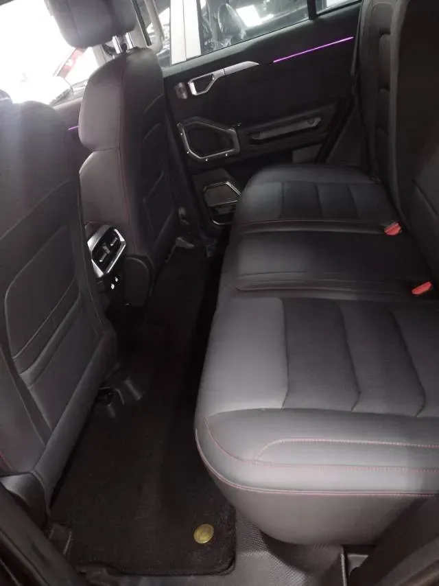 2023 Jetour Traveller 2.0T 254HP L4 7DCT,autocango,china used car exporter,china ev exporter,chinese used car exporter,chinese used ev exporter