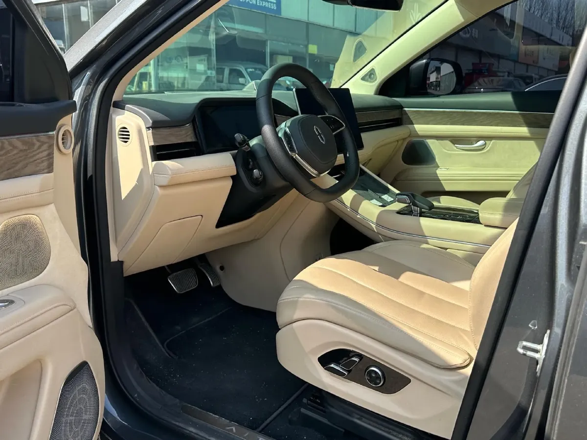 2022 Infiniti Q50L 2.0T 211HP L4 7AT,autocango,china used car exporter,china ev exporter,chinese used car exporter,chinese used ev exporter