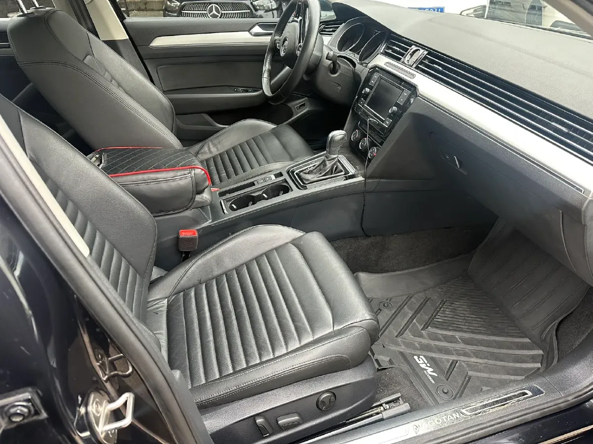 2018 Volkswagen Magotan 1.8T 180HP L4 7DCT,autocango,china used car exporter,china ev exporter,chinese used car exporter,chinese used ev exporter