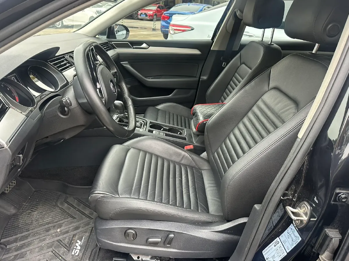 2018 Volkswagen Magotan 1.8T 180HP L4 7DCT,autocango,china used car exporter,china ev exporter,chinese used car exporter,chinese used ev exporter