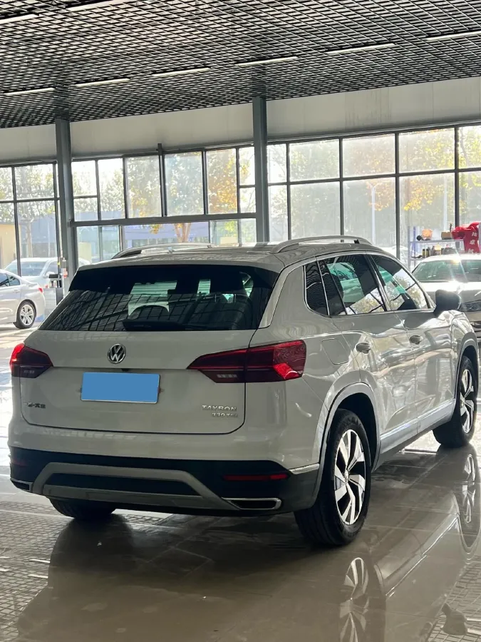 2019 Jeep Cherokee 2.0T 234HP L4 9AT,autocango,china used car exporter,china ev exporter,chinese used car exporter,chinese used ev exporter