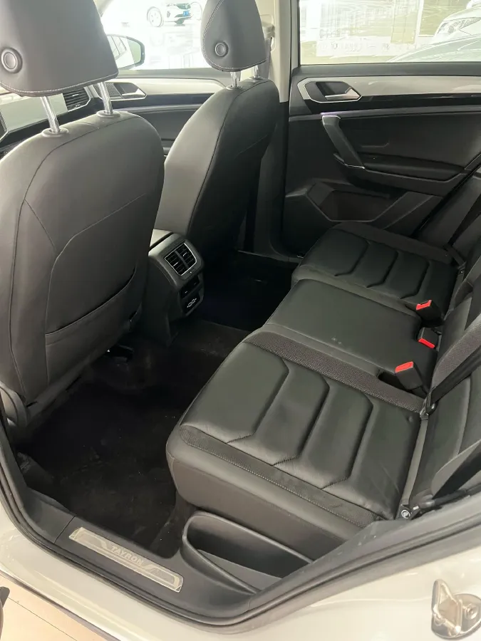 2019 Jeep Cherokee 2.0T 234HP L4 9AT,autocango,china used car exporter,china ev exporter,chinese used car exporter,chinese used ev exporter