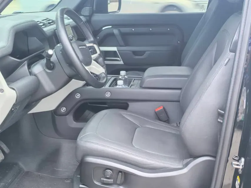 2024 Land Rover Defender 3.0T 400HP L6 8AT,autocango,china used car exporter,china ev exporter,chinese used car exporter,chinese used ev exporter