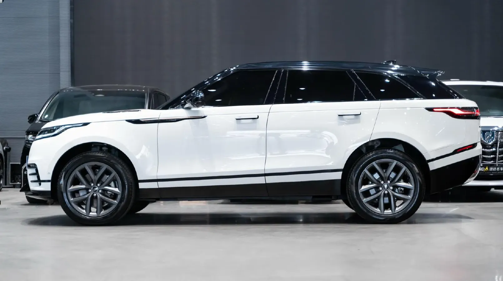 2024 Land Rover Range Rover Velar 2.0T 250HP L4 8AT,autocango,china used car exporter,china ev exporter,chinese used car exporter,chinese used ev exporter