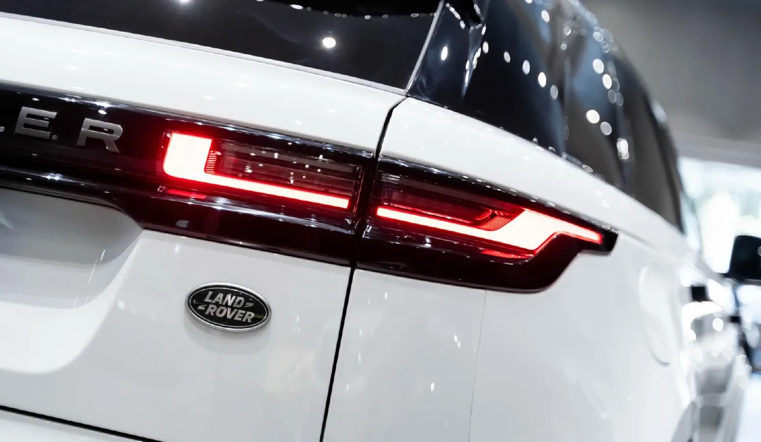 2024 Land Rover Range Rover Velar 2.0T 250HP L4 8AT,autocango,china used car exporter,china ev exporter,chinese used car exporter,chinese used ev exporter