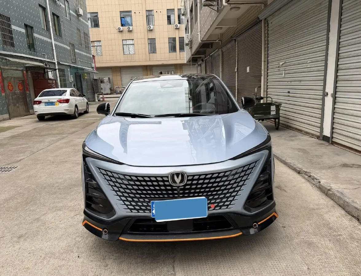 2022 ChangAn UNI-T 1.5T 188HP L4 7DCT,autocango,china used car exporter,china ev exporter,chinese used car exporter,chinese used ev exporter