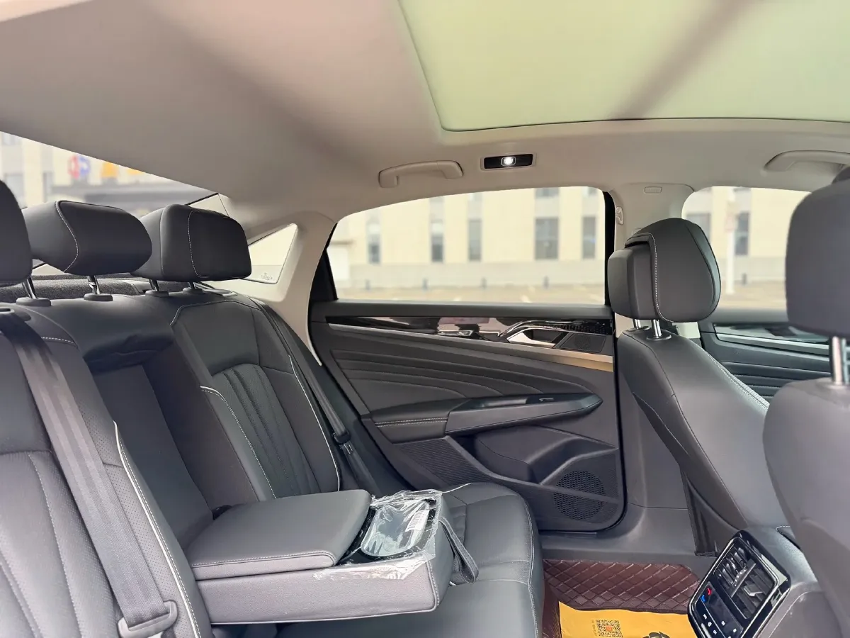 2024 Volkswagen Passat 2.0T 186HP L4 7DCT,autocango,china used car exporter,china ev exporter,chinese used car exporter,chinese used ev exporter