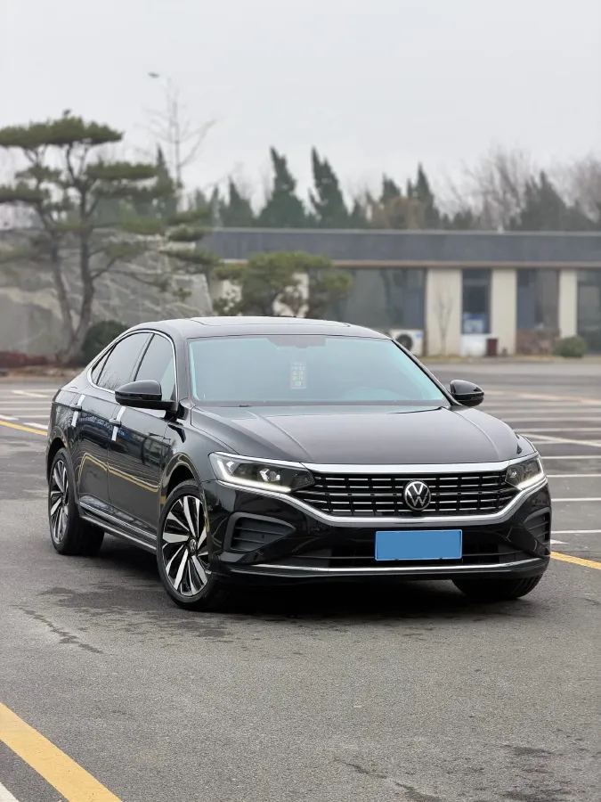 2024 Volkswagen Passat 2.0T 186HP L4 7DCT,autocango,china used car exporter,china ev exporter,chinese used car exporter,chinese used ev exporter