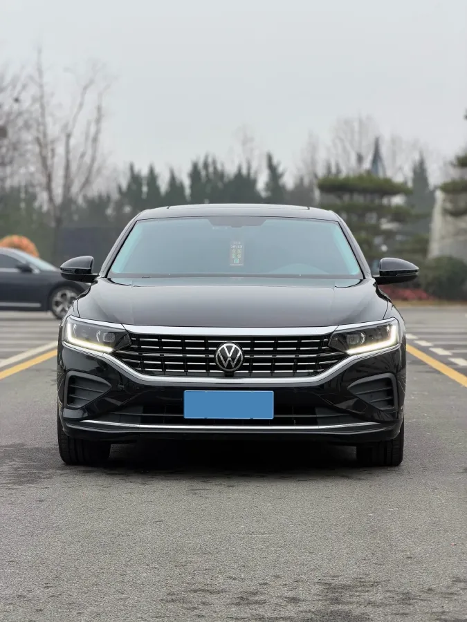 2024 Volkswagen Passat 2.0T 186HP L4 7DCT,autocango,china used car exporter,china ev exporter,chinese used car exporter,chinese used ev exporter