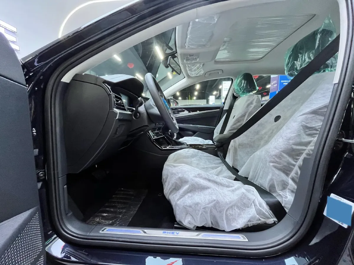 2025 Volkswagen Passat 1.4T 150HP L4 6DCT PHEV,autocango,china used car exporter,china ev exporter,chinese used car exporter,chinese used ev exporter