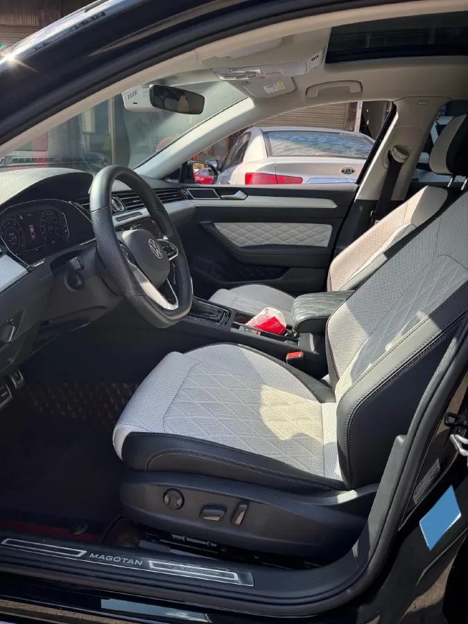 2023 Volkswagen Magotan 2.0T 186HP L4 7DCT,autocango,china used car exporter,china ev exporter,chinese used car exporter,chinese used ev exporter