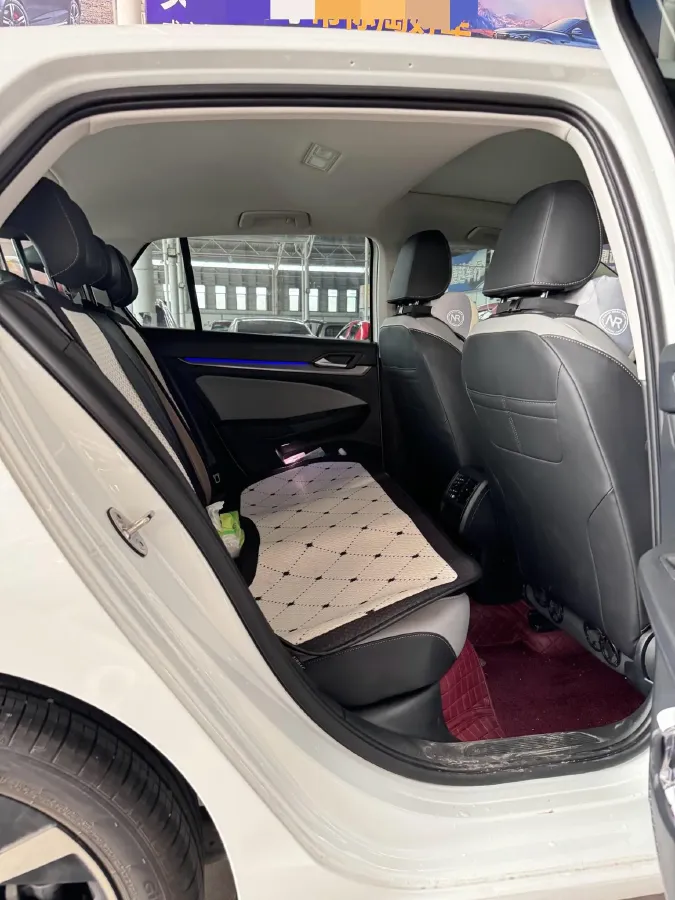 2025 Volkswagen Golf 1.5T 160HP L4 7DCT,autocango,china used car exporter,china ev exporter,chinese used car exporter,chinese used ev exporter