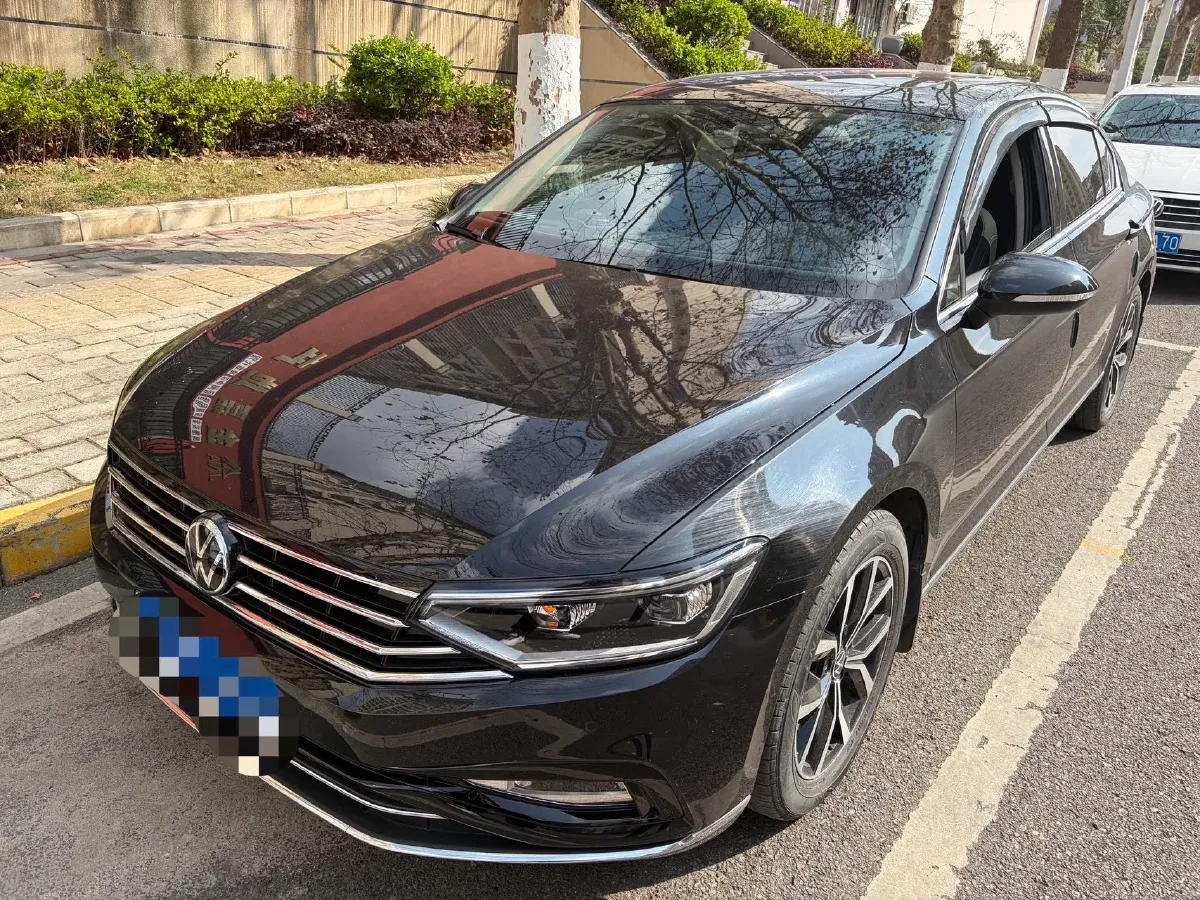 2020 Volkswagen Magotan 2.0T 186HP L4 7DCT,autocango,china used car exporter,china ev exporter,chinese used car exporter,chinese used ev exporter