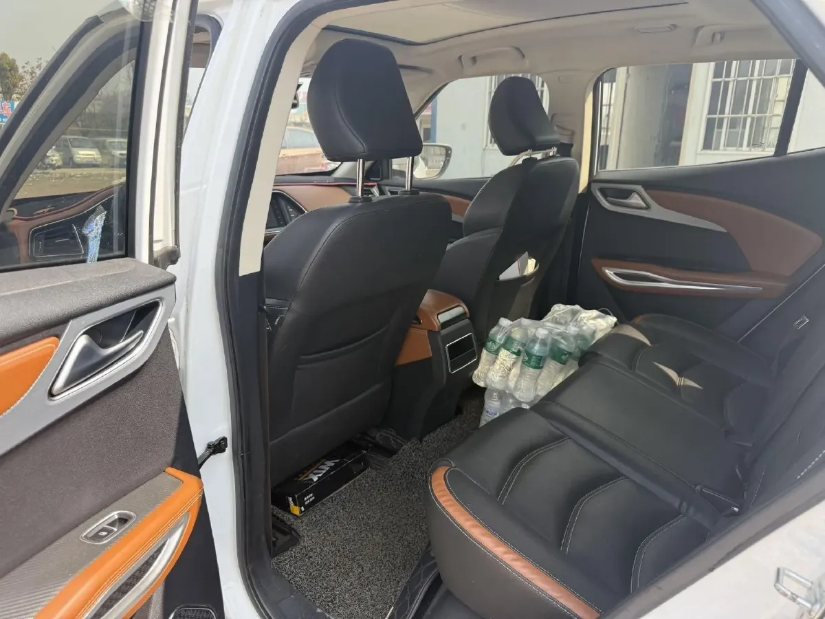 2017 Zotye T300 1.5L 112HP L4 5MT,autocango,china used car exporter,china ev exporter,chinese used car exporter,chinese used ev exporter