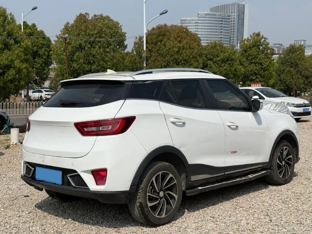 2017 Zotye T300 1.5L 112HP L4 5MT,autocango,china used car exporter,china ev exporter,chinese used car exporter,chinese used ev exporter