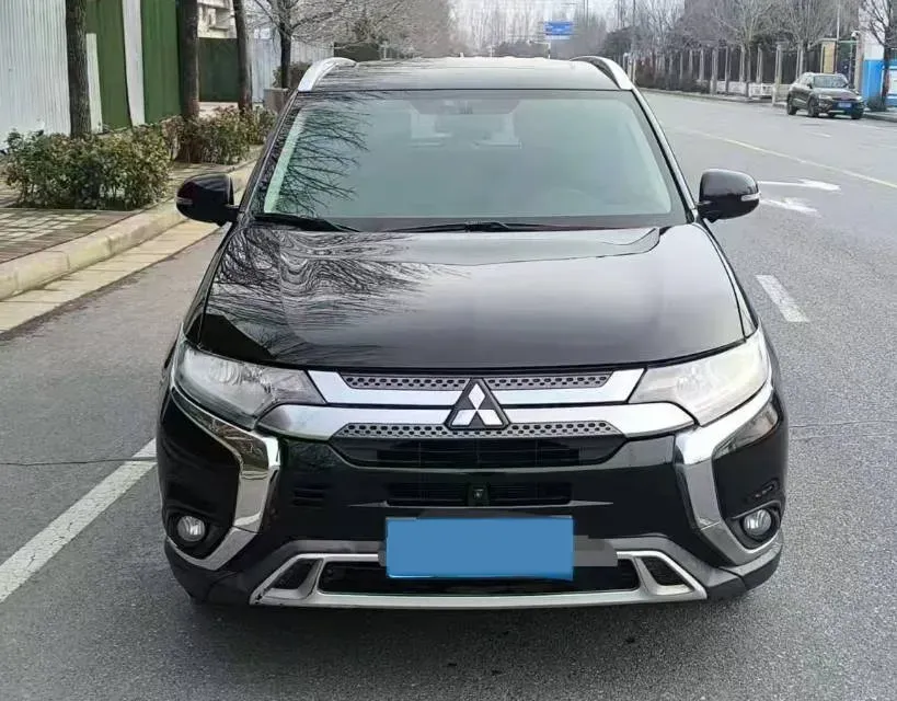 2019 Mitsubishi Outlander 2.0L 166HP L4 CVT,autocango,china used car exporter,china ev exporter,chinese used car exporter,chinese used ev exporter