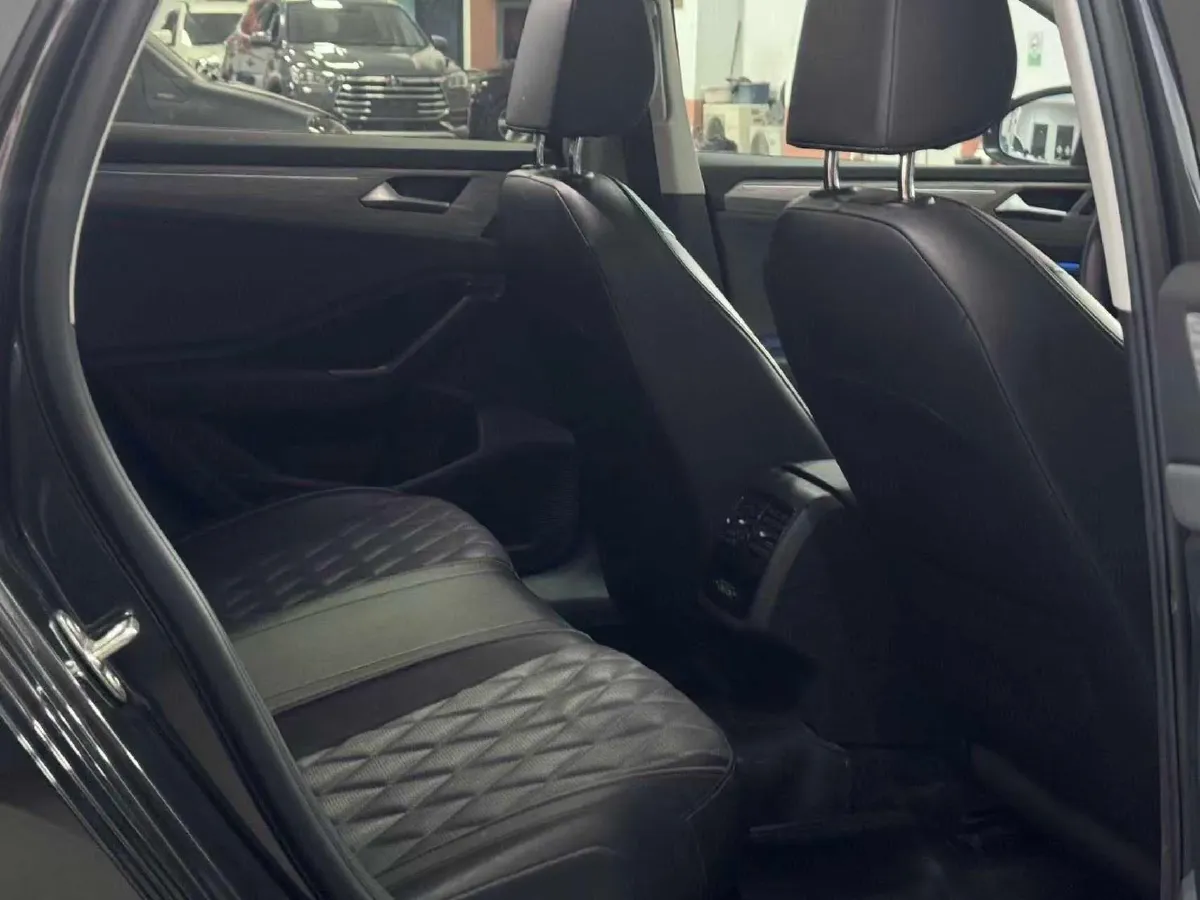 2023 Volkswagen Sagitar 1.2T 116HP L4 7DCT,autocango,china used car exporter,china ev exporter,chinese used car exporter,chinese used ev exporter