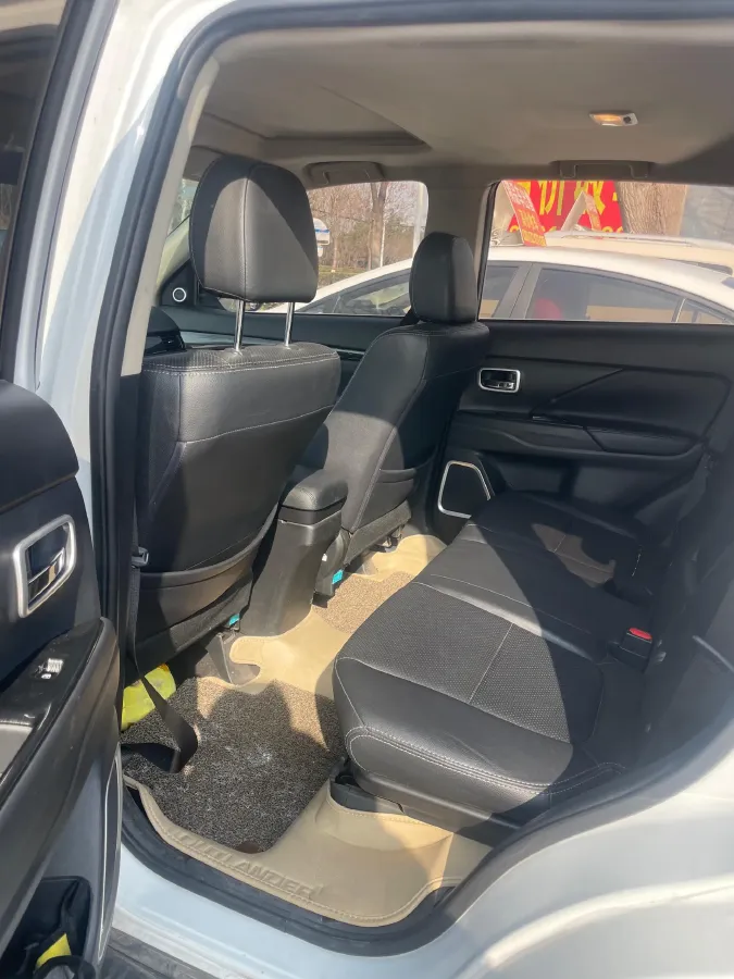 2017 Mitsubishi Outlander 2.0L 166HP L4 CVT,autocango,china used car exporter,china ev exporter,chinese used car exporter,chinese used ev exporter