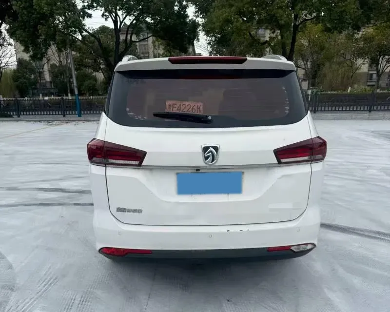 2019 BaoJun 360 1.5L 105HP L4 6MT,autocango,china used car exporter,china ev exporter,chinese used car exporter,chinese used ev exporter