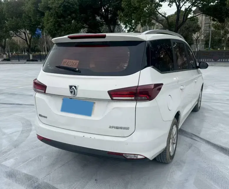 2019 BaoJun 360 1.5L 105HP L4 6MT,autocango,china used car exporter,china ev exporter,chinese used car exporter,chinese used ev exporter