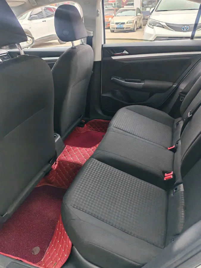 2019 MAXUS XinTu V80 2.5T 136HP L4 6MT,autocango,china used car exporter,china ev exporter,chinese used car exporter,chinese used ev exporter