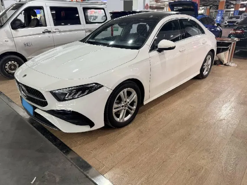 2023 Mercedes-Benz A Class 1.3T 136HP L4 7DCT,autocango,china used car exporter,china ev exporter,chinese used car exporter,chinese used ev exporter