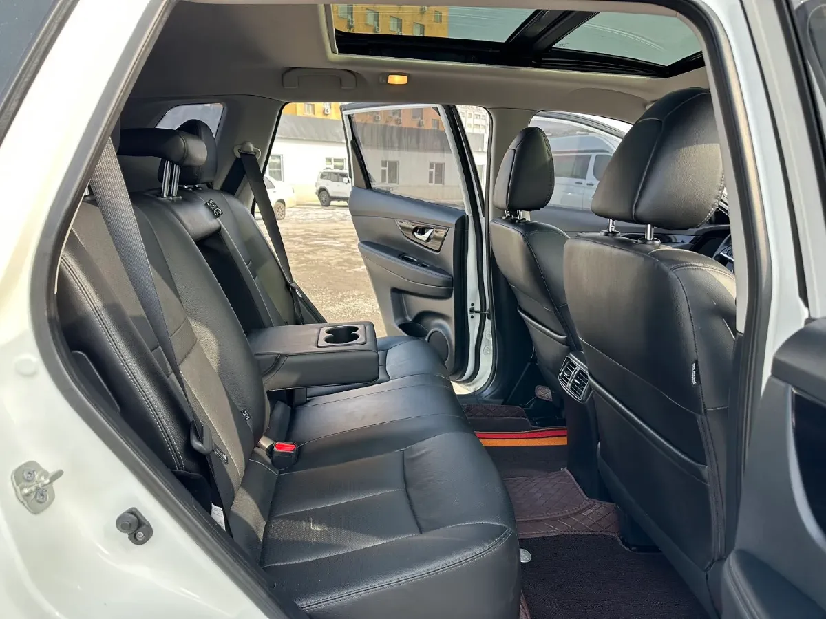 2020 Nissan X-Trail 2.0L 154HP L4 CVT,autocango,china used car exporter,china ev exporter,chinese used car exporter,chinese used ev exporter