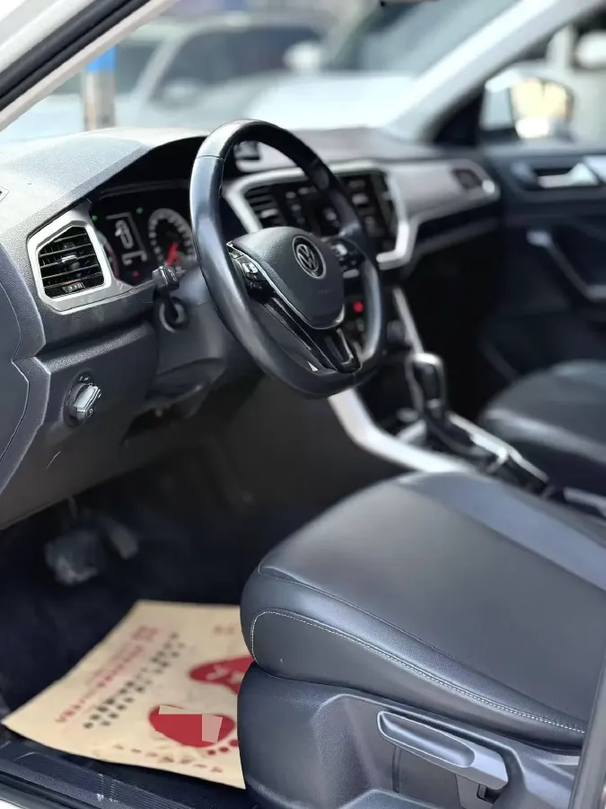 2022 Volkswagen T-Roc 1.4T 150HP L4 7DCT,autocango,china used car exporter,china ev exporter,chinese used car exporter,chinese used ev exporter