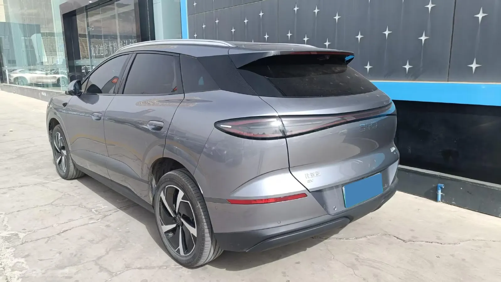 2025 LanDian E5 PLUS 1.5L 95HP L4 E-CVT PHEV,autocango,china used car exporter,china ev exporter,chinese used car exporter,chinese used ev exporter