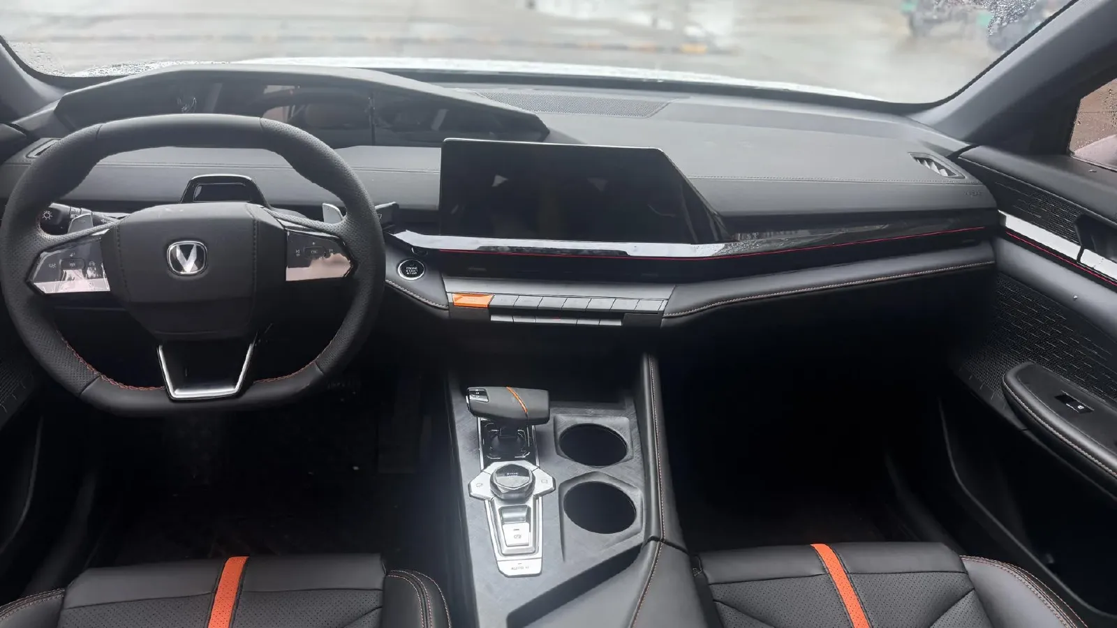 2025 ChangAn UNI-V 1.5T 192HP L4 7DCT,autocango,china used car exporter,china ev exporter,chinese used car exporter,chinese used ev exporter