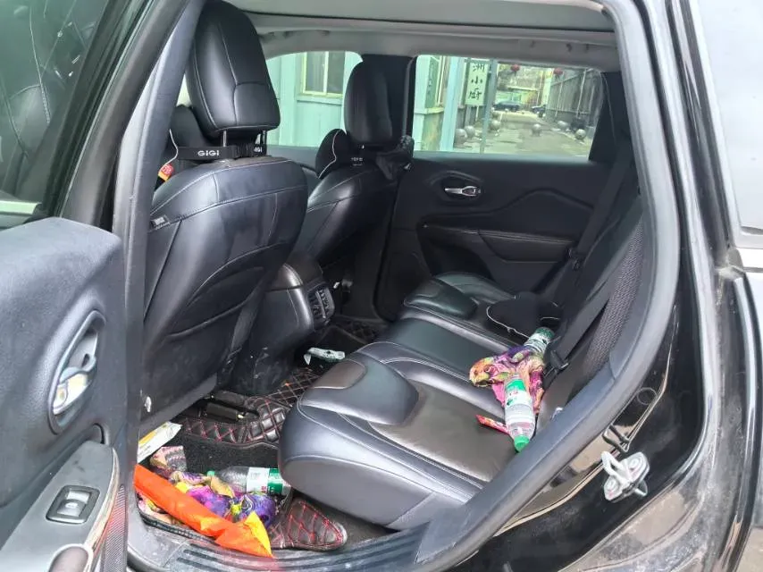 2020 Jeep Cherokee 2.0L 148HP L4 9AT,autocango,china used car exporter,china ev exporter,chinese used car exporter,chinese used ev exporter