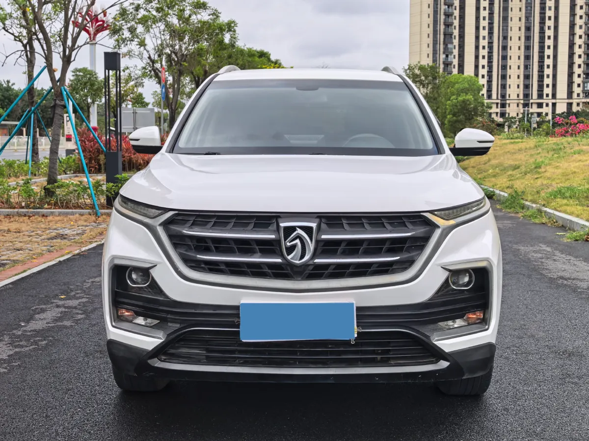 2018 BaoJun 530 1.5T 150HP L4 6MT,autocango,china used car exporter,china ev exporter,chinese used car exporter,chinese used ev exporter