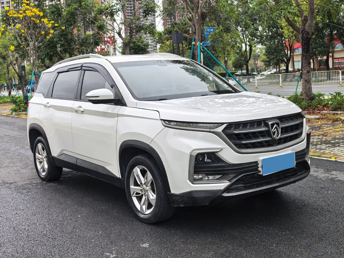 2018 BaoJun 530 1.5T 150HP L4 6MT,autocango,china used car exporter,china ev exporter,chinese used car exporter,chinese used ev exporter
