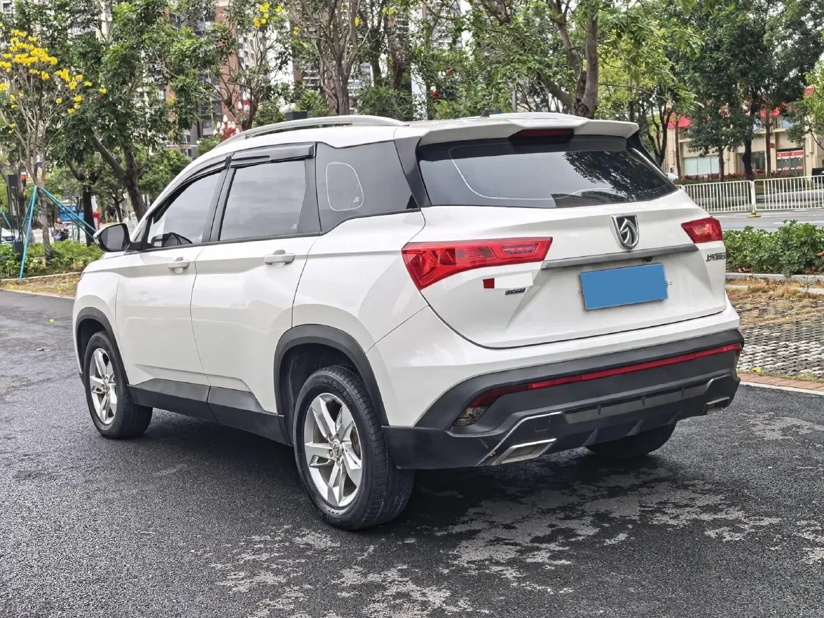 2018 BaoJun 530 1.5T 150HP L4 6MT,autocango,china used car exporter,china ev exporter,chinese used car exporter,chinese used ev exporter