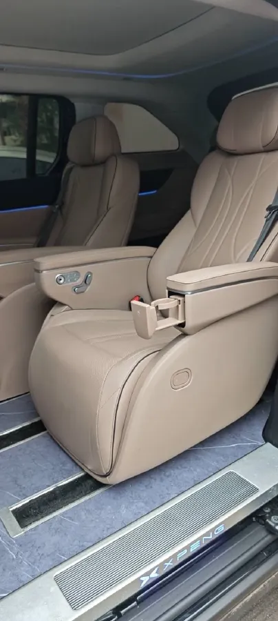 2024 Xpeng X9 BEV 84.5KWH,autocango,china used car exporter,china ev exporter,chinese used car exporter,chinese used ev exporter