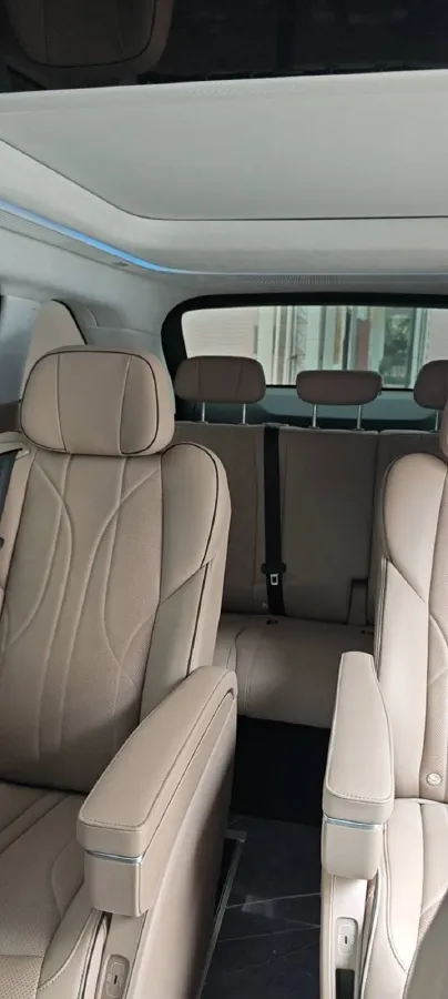 2024 Xpeng X9 BEV 84.5KWH,autocango,china used car exporter,china ev exporter,chinese used car exporter,chinese used ev exporter