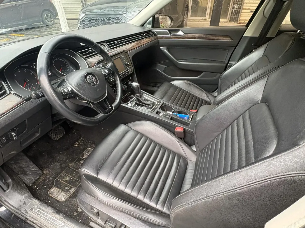 2019 Volkswagen Magotan 2.0T 186HP L4 7DCT,autocango,china used car exporter,china ev exporter,chinese used car exporter,chinese used ev exporter