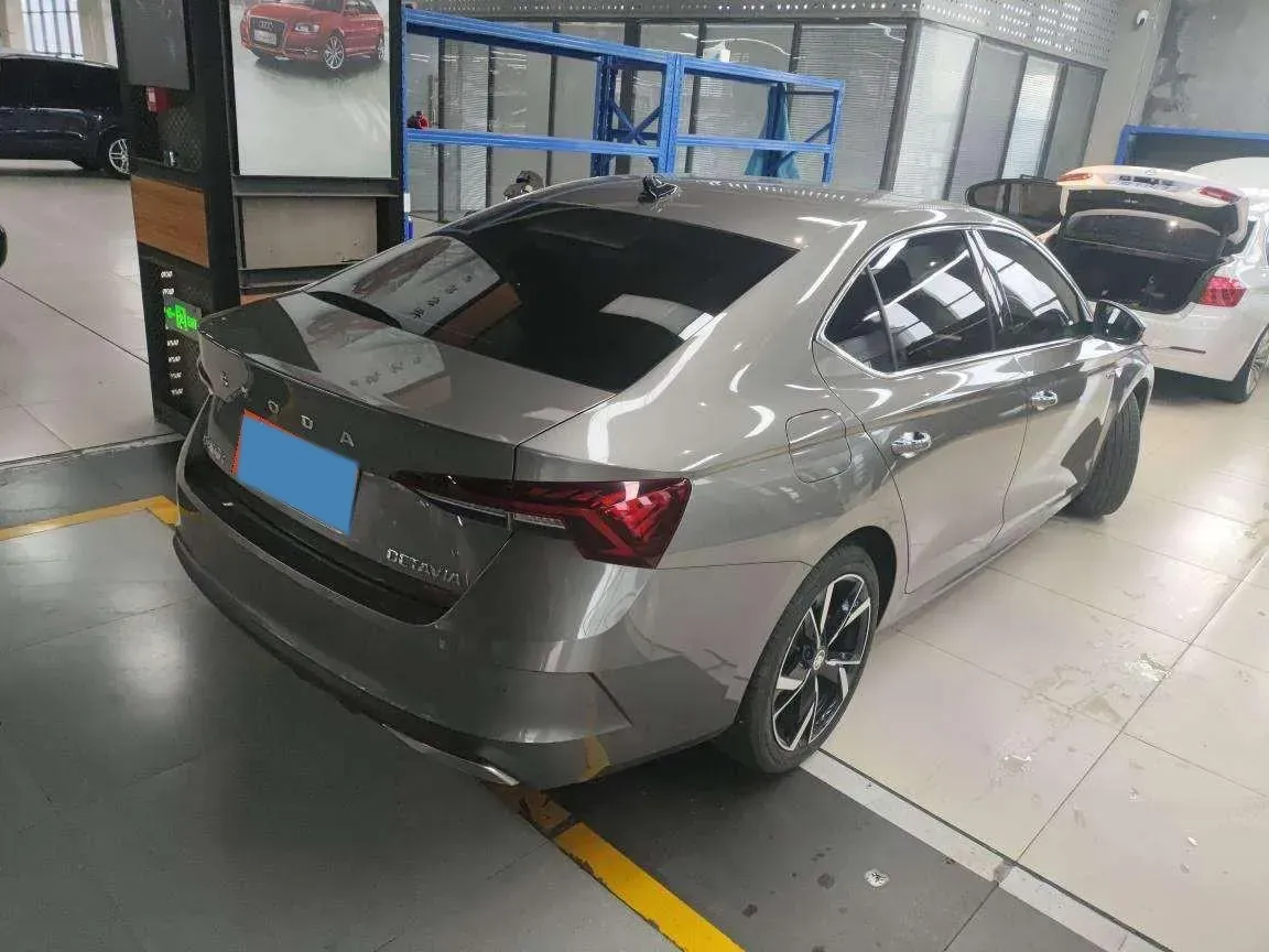 2021 Skoda Octavia 1.4T 150HP L4 7DCT,autocango,china used car exporter,china ev exporter,chinese used car exporter,chinese used ev exporter